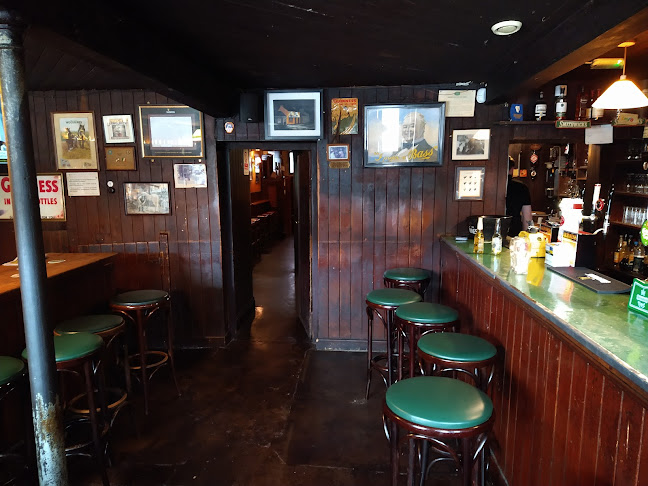 Comentarii opinii despre John McHale