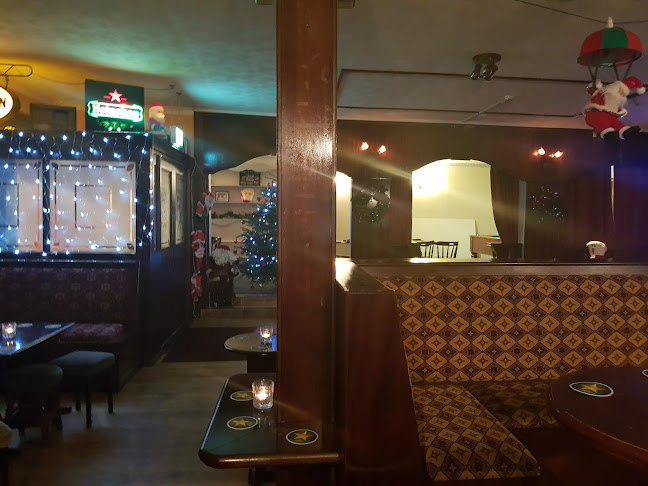 Collin's Lounge & Bar