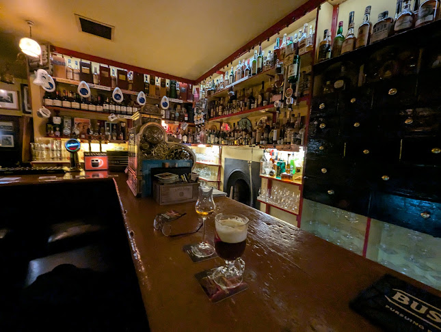 O'Loclainn's Irish Whiskey Bar - Hospitality and gastronomy