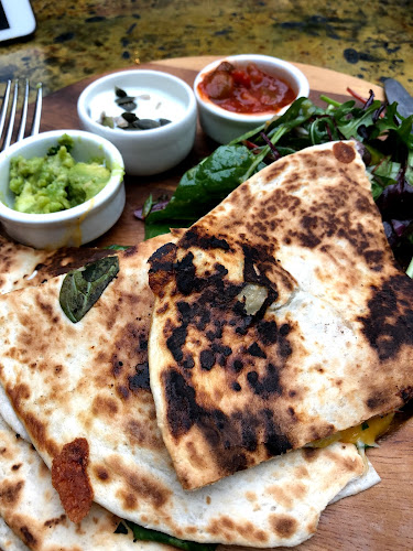 Comentarii opinii despre Lemon Leaf Cafe Bar & Townhouse