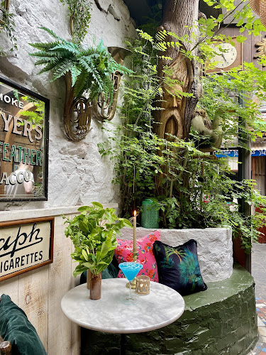 Roundy's Bar - Hospitality and gastronomy