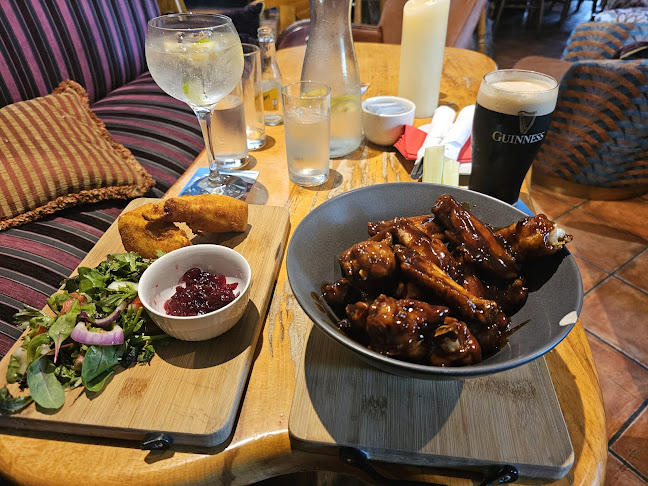 Opinii despre The Thatch Pub în Killenard - Hospitality and gastronomy