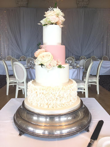 Heavenly Cakes by Louise Clarke - Dundalk