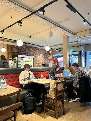 Caffè Nero - Hospitality and gastronomy