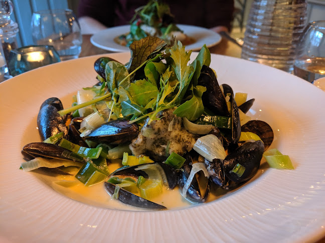 Oscars Seafood Bistro