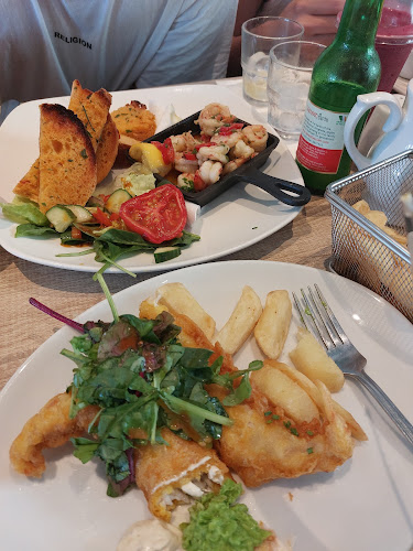 Comentarii opinii despre Navy café