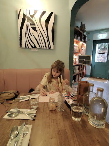 Comentarii opinii despre Nine