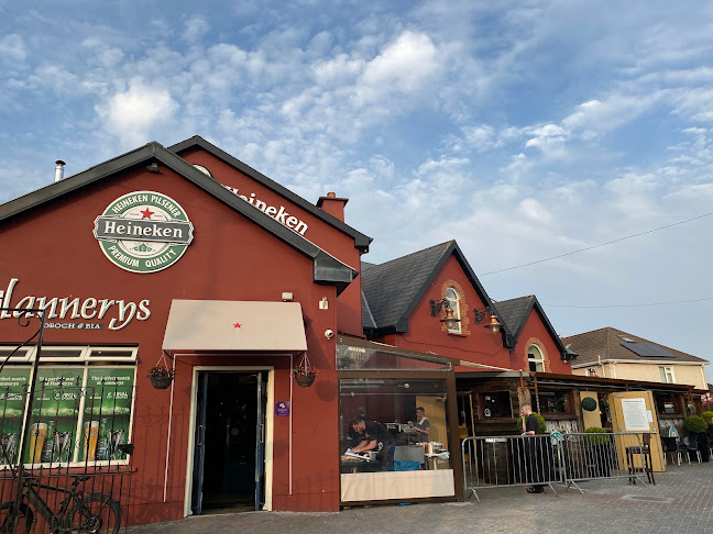 Flannery's Irish Pub & Lounge - Hospitality and gastronomy