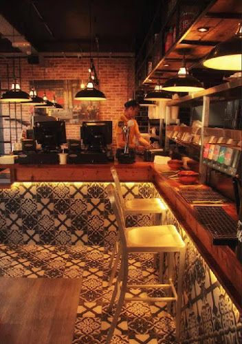 Kubo, Douglas - Hospitality and gastronomy