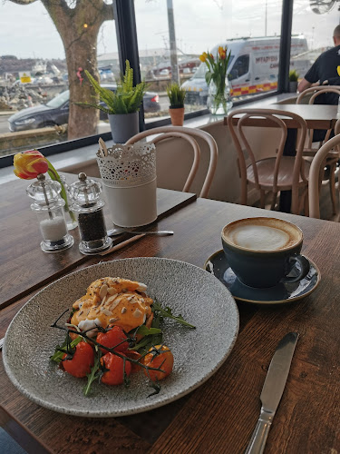 Shore Rd, Killybegs, Co. Donegal, F94 V322