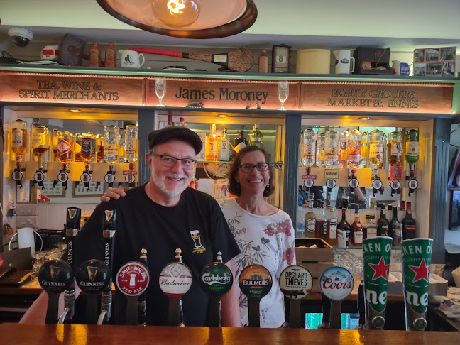 Moroney's Bar - Hospitality and gastronomy