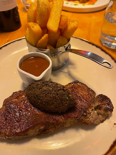 Oak Room Restaurant - Hospitality and gastronomy