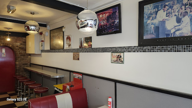 Opinii despre Rossi Pizzeria în Charleville - Hospitality and gastronomy