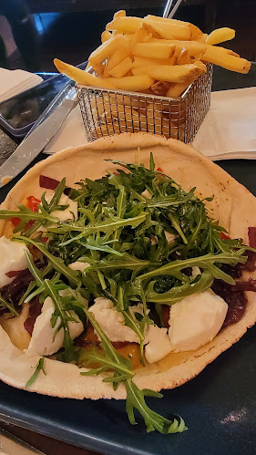 Comentarii opinii despre Mount Oval Bar & Restaurant