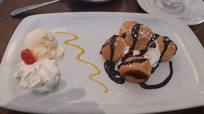 Comentarii opinii despre The West Wing Restaurant