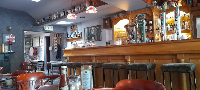 Rose's West End Bar - Hospitality and gastronomy