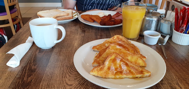 Opinii despre Village Cafe în Lucan - Hospitality and gastronomy