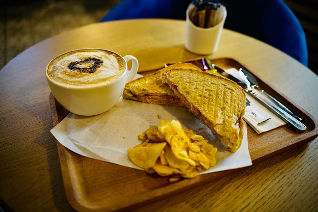 Opinii despre Logan's Bar & Lounge în Edenderry - Hospitality and gastronomy