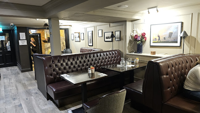 The West Bar & Restaurant