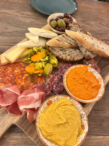 Opinii despre Momo Restaurant în Waterford - Hospitality and gastronomy