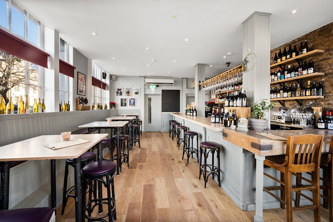 L'Atitude 51 Wine Bar