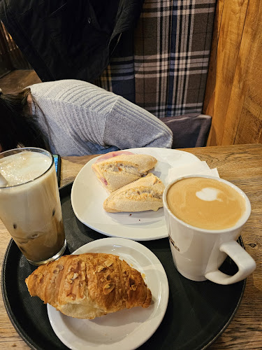 Caffè Nero - Hospitality and gastronomy