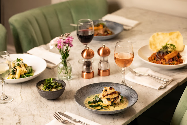 Comentarii opinii despre The MET Bar & Restaurant