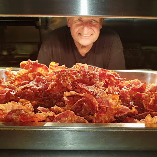 Scotty's Burgers and Wings - Hospitality and gastronomy