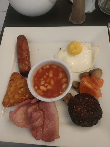 Danny's Bar Restaurant & Accomodation - Broadford