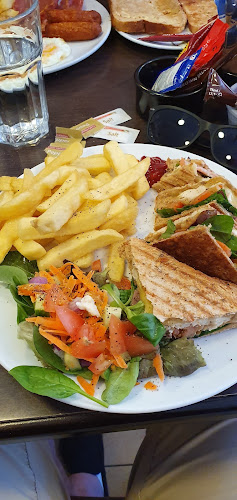 Simply Delicious Coffee Shop - Hospitality and gastronomy