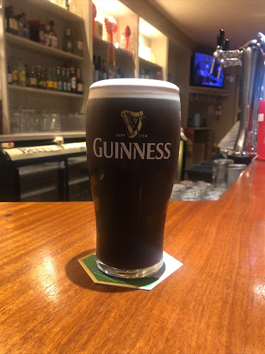 Courtney's Bar & Off-Licence - Hospitality and gastronomy