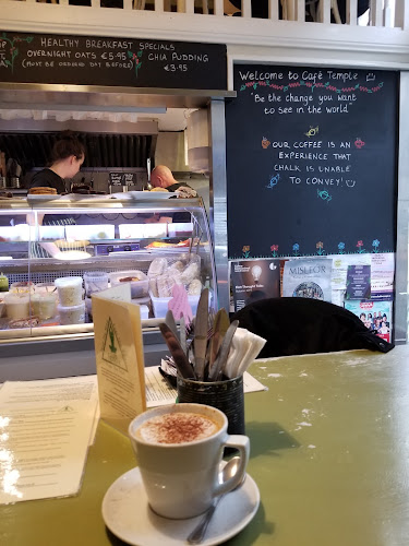 Comentarii opinii despre Temple Cafe