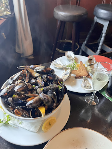 Paddy Burkes Bar & Restaurant - Hospitality and gastronomy