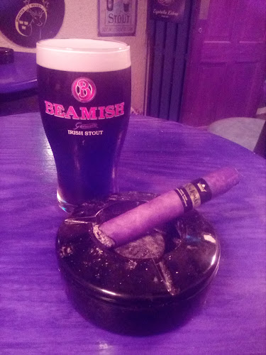 Comentarii opinii despre Cissie Youngs