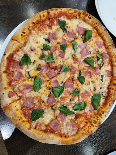 Galway Co, 4 Forster St, Galway, H91 EHX3