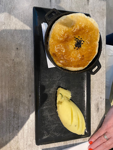 Comentarii opinii despre Waves Bar