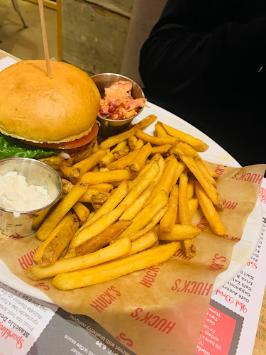 Huck's American Bar and Grill - Hospitality and gastronomy