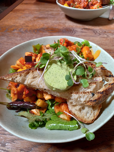 Momo Restaurant - Hospitality and gastronomy