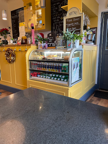 Strong's Cafe Bistro - Hospitality and gastronomy