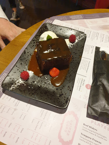 Larry & Nora's - Navan