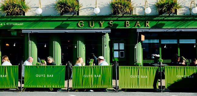 Guy's Seafood Bar Clifden