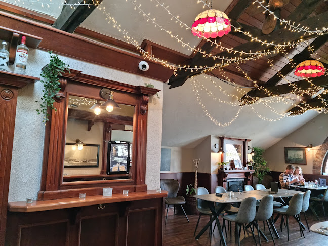 The Mariner/The Middle Shop