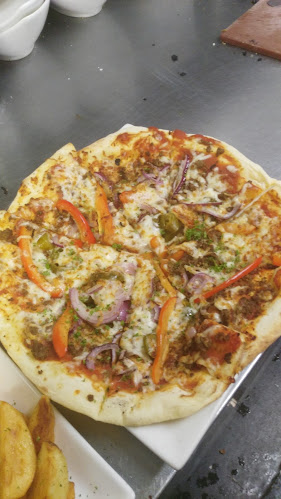 Revolution Craft Beer & Whiskey Bar - Hospitality and gastronomy