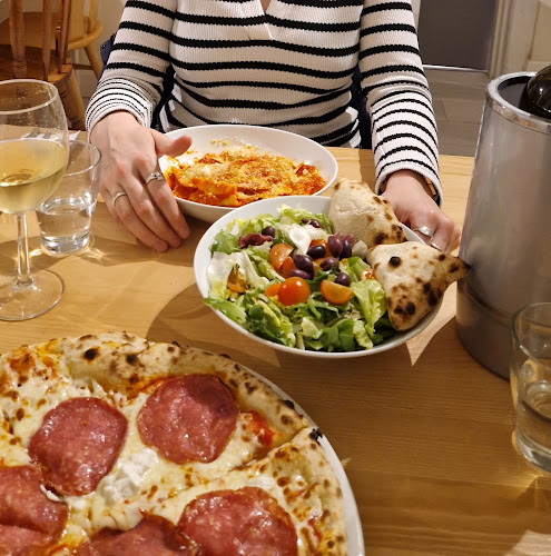 Comentarii opinii despre La Locandina