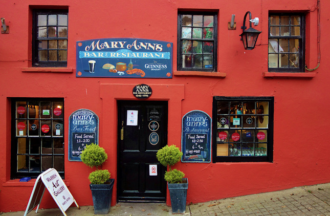 Mary Ann's Bar and Restaurant