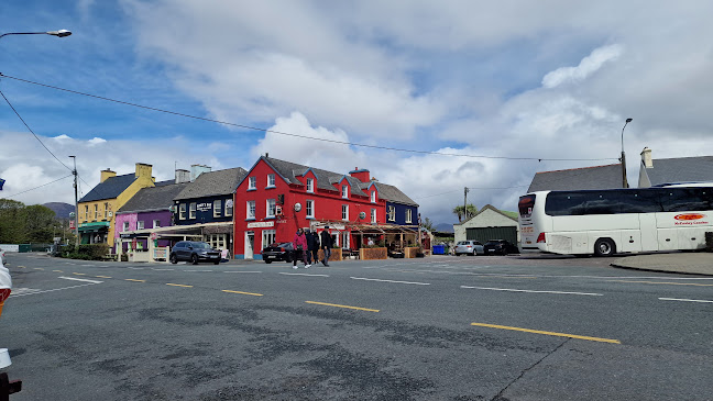 Riney's Bar & Beer Garden - Hospitality and gastronomy