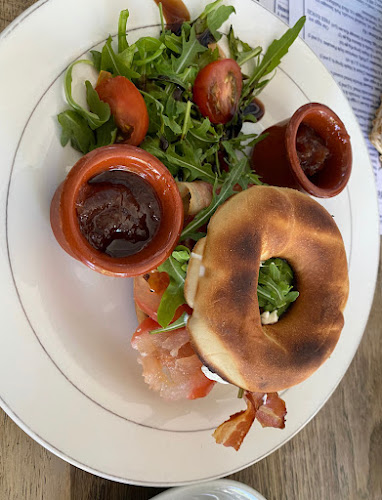 Comentarii opinii despre Tartan Larder Café