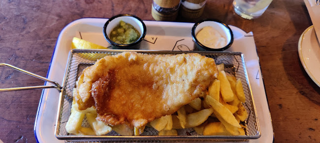 Russell's Fishshop - Hospitality and gastronomy