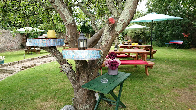 Gaynor's Bar/Lounge & Orchard Beer Garden