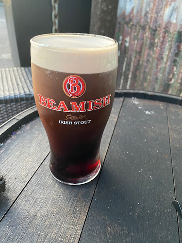 Flannery's Irish Pub & Lounge - Hospitality and gastronomy